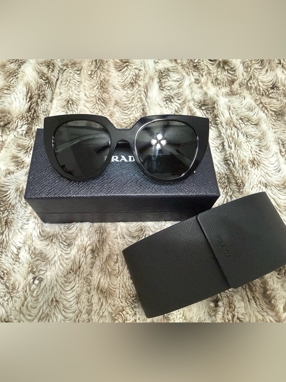 Prada Black Oversized Cat-Eye Sunglasses - 14W